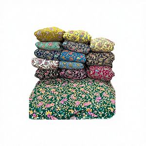 Tissu en crêpe naturel HONEY LACE de haute qualité, non tissé, tricoté chaîne, poids moyen, respirant, en polyester/nylon/métallique, à motifs floraux/perles - Product Image 1