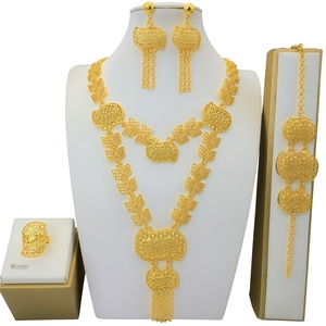 Conjunto de Joyería Étnica Chapada en Oro, Collar, Aretes y Anillo, Estilo Borla para Mujer, Chapado en Oro de 22k, Conjuntos de Joyería Fina para Boda - Product Image 3