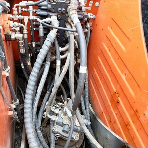 Excavadora usada Doosan DX85 de 8 toneladas a la venta Maquinaria de movimiento de tierras con componentes centrales Motor Cojinete de bomba de engranajes - Product Image 4