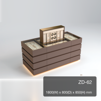 Îlot de dressing avec tiroir vitrine à bijoux et 4 remontoirs de montres, table de toilette en cuir microfibre taupe avec finition dorée