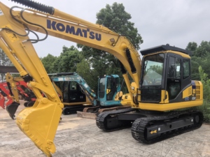 Excavatrice sur chenilles Komatsu PC130 13T d'occasion |   Machine à chenilles d'occasion haute performance avec moteur Kubota certifié EPA - Product Image 3