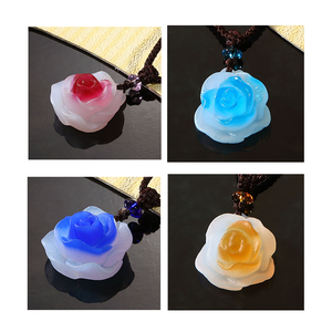 Toptan doğal şifa EnergyLiuli yeşim kristal gül süsler cep telefon zinciri kolye dekorasyon maskot tema hediyeler - Product Image 1