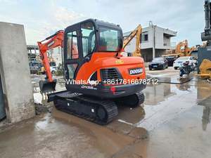Mini-excavatrice sur chenilles d'occasion de marque coréenne Doosan DX55 en bon état avec moteur Yanmar, pompe hydraulique et moteur - Product Image 2
