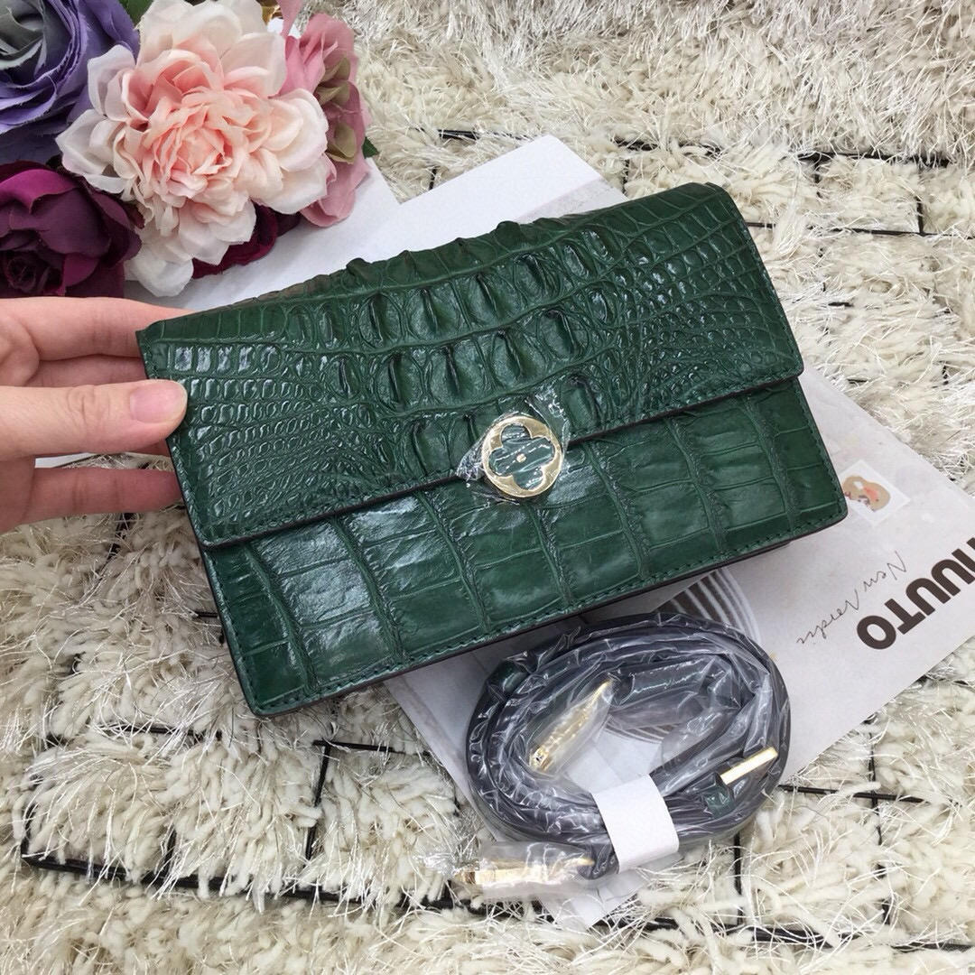 สีเขียว