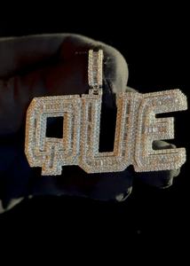 Pendentif en diamant personnalisé QUE à forte demande avec des pierres scintillantes, cadeaux de bijoux personnalisés parfaits pour les hommes et les femmes - Product Image 4