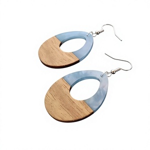 Nouvelles Boucles d'Oreilles Clous Métalliques Tendance et Élégantes 2026 pour Unisexe, Accessoires de Bijoux de Haute Qualité en Gros pour Mariage et Fête pour Femme - Product Image 5