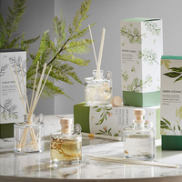 Diffuseur décoratif de luxe de roseau de bouteille en verre ambré de parfum d'huile essentielle d'aromathérapie avec des boîtes d'emballage