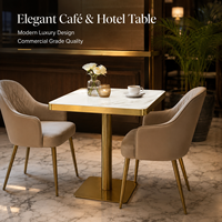 Ensemble table et chaises de bistrot en pierre frittée de luxe avec base en métal doré pour hôtel, café, restaurant, usage commercial