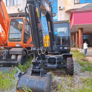 Vente en gros d'excavatrices Hyundai HW60 MINI d'occasion, 6 tonnes, sur chenilles, pour la construction - Product Image 4