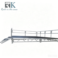 Scène modulaire en aluminium noir robuste avec escalier pour spectacle, événement ou fête