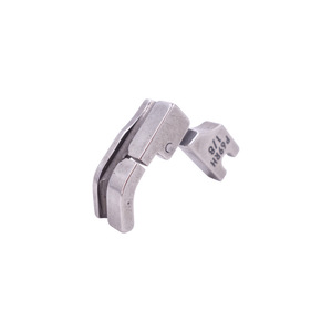 Pied presseur pour machine à coudre industrielle Tbone P69LH avec fonction de rainurage et d'insertion de fil pour machines à plat - Product Image 3