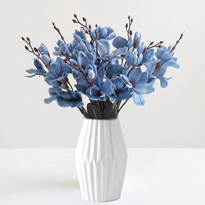 <span class=keywords><strong>Fleur</strong></span> de Magnolia Artificielle 5 Têtes <span class=keywords><strong>D</strong></span>écoration de Table Longue Durée Style Européen Saint-Valentin Noël Diplôme - Product Image 3