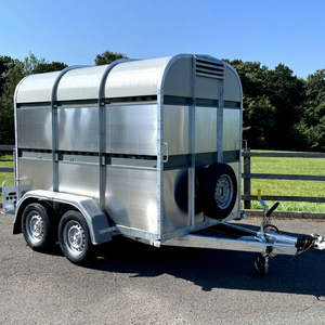 Semi-remorque de transport de bétail pour bovins et ovins avec châssis robuste, capacité de charge utile de 2745 kg - Vente flash - Product Image 1