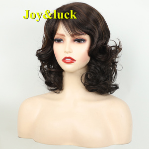 Perruques quotidiennes pour femmes au prix de gros Boucles courtes en vague d'eau Couleurs dégradées mélangées Mode Synthétique <span class=keywords><strong>avec</strong></span> <span class=keywords><strong>frange</strong></span> Perruques de <span class=keywords><strong>cheveux</strong></span> pour femmes - Product Image 5