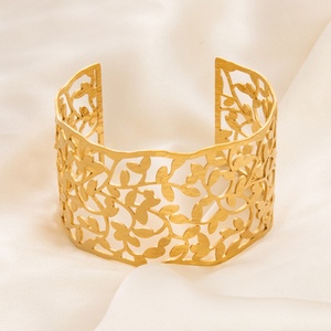 Brazalete Vikingo Ancho de Acero Inoxidable Chapado en Oro de 18K para Mujer, Adorno Delicado para la Mano, No se Desvanece, Pulseras Modernas y a la Moda - Product Image 1