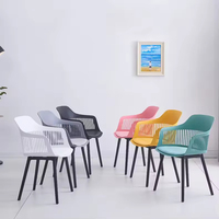 Chaise de salle à manger d'extérieur moderne et durable, design nordique italien, en plastique, pour meubles de maison, jardin, café, restaurant, appartement