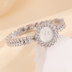 Nouvelle montre-bracelet pour femme, ronde, sertie de diamants, bracelet réglable, montre à quartz - Product Image 4
