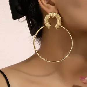 Boucles d'oreilles cerceau grand cercle exagéré pour femmes à la mode grandes boucles d'oreilles en métal cadeau de bijoux de mode
