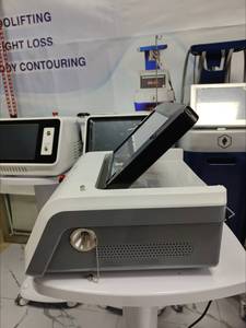 Máquina de Láser Diodo Endolaser de 1470nm y 980nm para Lifting Facial, Liposucción, Cirugía Plástica y Tratamiento de Eliminación de Bolsas de Ojos - Product Image 3