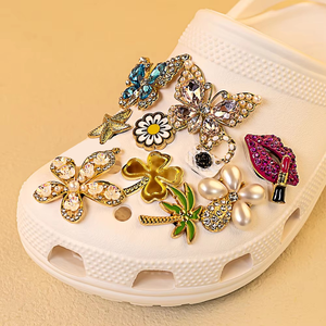 Abalorio de Metal acrílico de lujo personalizado para zapatos, venta al por mayor, abalorio para zapatos con lazo de perlas, accesorios de joyería, zuecos DIY, amuleto para zapatos de Cenicienta a granel - Product Image 2