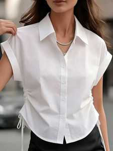 Blusa casual corta blanca para mujer con solapa, manga casquillo, cordón lateral y cintura fruncida - Product Image 2