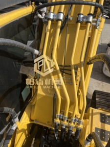 Excavatrice sur chenilles Komatsu PC220-8Mo d'occasion, capacité de la benne de 1,03 m³, poids de travail de 22 tonnes, haute qualité, très demandée - Product Image 5