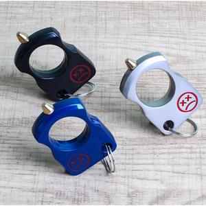 Llavero Ztc402 con diseño de cara llorona, de aleación de zinc, plateado, negro y azul, arma de defensa personal portátil. - Product Image 1