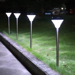 Lampe solaire de jardin Xinyao Electric Appliances 32LED, étanche, pour extérieur, allée de jardin - Product Image 2
