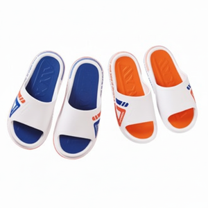 Pantofole da sogno per uomo e donna Design bicolore per uso interno ed esterno - Product Image 1