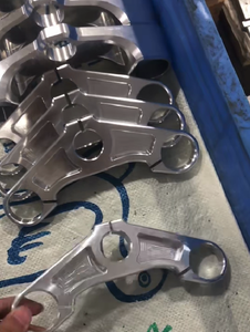 Pièces de moto usinées CNC, triple collier de fixation supérieur en aluminium billet personnalisé pour moto <span class=keywords><strong>PW</strong></span> <span class=keywords><strong>50</strong></span> - Product Image 6