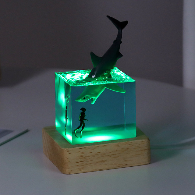 Ocean Theme Whale Humpback Night Light Bedroom Decor LED Resin Cube Table Lamp Diver Desktop Atmosphere Lighting