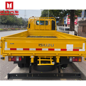 Cheap New White 4x2 Low-<b>side</b> <b>bed</b> Fence Truck Cargo Light Duty ISUZU New LHD RHD 7 Meters Lorry Trucks - Product Image 6