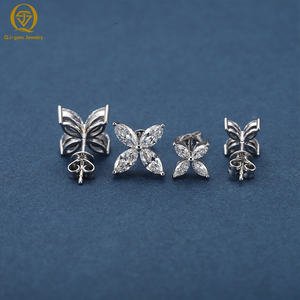 Élégantes boucles d'oreilles clous en forme de fleur avec diamants de laboratoire taille marquise, en or 10K, 14K, 18K ou platine, bijoux de luxe pour le quotidien et les cadeaux - Product Image 2
