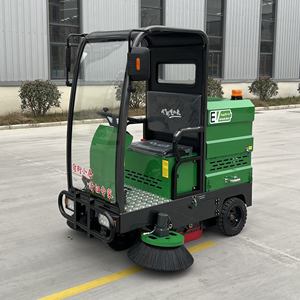 Rijd op een nieuwe, stuurwielbediende, elektrische, zelfrijdende, volautomatische wegveegmachine met drie borstels. - Product Image 6