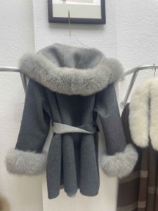 <span class=keywords><strong>Cappotto</strong></span> di fascia alta bifacciale <span class=keywords><strong>con</strong></span> collo in <span class=keywords><strong>pelliccia</strong></span> di volpe bicolore da donna <span class=keywords><strong>con</strong></span> polsini staccabili giacca corta in <span class=keywords><strong>pelliccia</strong></span> di volpe - Product Image 5