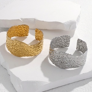 2024 New Design Wholesale Stainless Steel 18K <b>Gold</b> Plated Custom Cuff <b>Bangles</b> for Women - Product Image 3