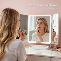 Espejo de Maquillaje LED con Control Táctil, Plegable en Tres Partes, Panel Principal Grande con Aumento, Bandeja de Almacenamiento, Ángulo Ajustable