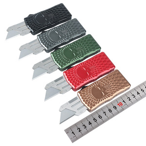 High-End CNC Alumínio <span class=keywords><strong>OTF</strong></span> Utility Knife SK-5 High Carbon Steel Blade Combat Camping Knife Skull Pattern DIY Grade OEM - Product Image 1