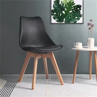Chaises en bois rembourrées italiennes, chaise d'appoint en plastique moulé de style nordique, chaise de restaurant moderne, chaise Tulip