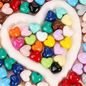 Perles en acrylique peintes couleur unie en forme de cœur, perles percées pour loisirs créatifs, fournitures pour breloques de téléphone et bracelets DIY, vente en gros - Product Image 2