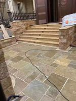Carrelage en pierre naturelle de calcaire brossé de haute qualité pour revêtement mural et de sol de cour de villa, décoration d'hôtel et projets d'ingénierie