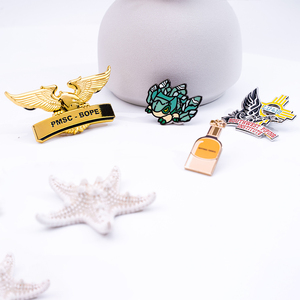 Broche en feutre faite à la main, sans plomb ni nickel, avec cristaux et perles, style gothique américain, pour Halloween, décoration de robe, accessoire artistique - Product Image 4