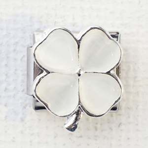 Nueva Serie de Pulseras Modulares Estilo Italiano con Diseño de Flor de Trébol de Cuatro Hojas y Cadena de Ensamblaje Personalizable - Product Image 6