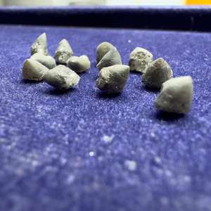 TruePoint Diamant naturel russe à pointe unique rugueux pour le dressage de meules 0,25-1 Ct, abrasif de dressage, de rectification et de coupe - Product Image 1