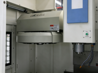 Centre d'usinage vertical CNC YH840 pour l'acier inoxydable, centre d'usinage 5 axes, machine industrielle, centre d'usinage vertical