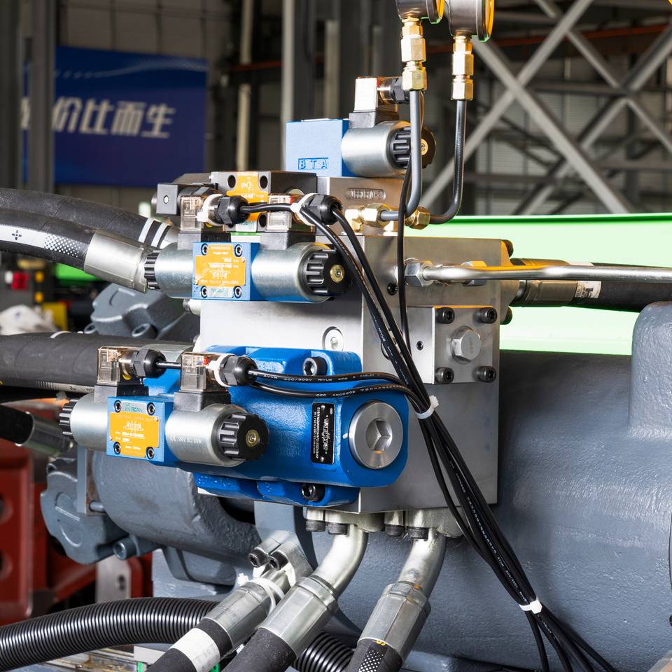 Plastic Injection Oulding Machine High-efficiency Injection Molding Machine for PET Preforms, Molding ...