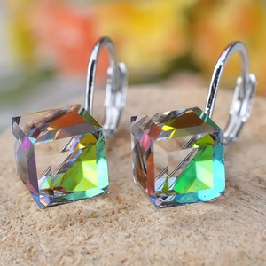 Boucles d'oreilles créatives en forme de cube de cristal coloré pour femmes, bijoux de mode - Product Image 2