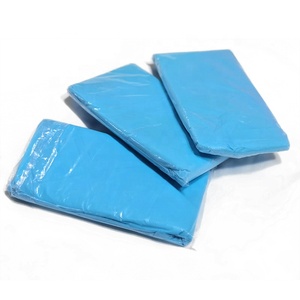 Blouse d'isolement <span class=keywords><strong>CPE</strong></span> bleu clair à usage unique résistante aux fluides avec crochet pour le pouce - Product Image 6