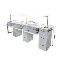 Table de manucure de luxe or et blanc, lampe de table pour salon de beauté, bureau de manucure triple, ensembles de tables et chaises de manucure personnalisés