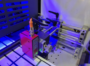 Tốc Độ Cao Dính Giường Phẳng Nhãn Băng Dính Với Nhân Tạo Than Chì Tự Nhiên Chết Máy Cắt - Product Image 4